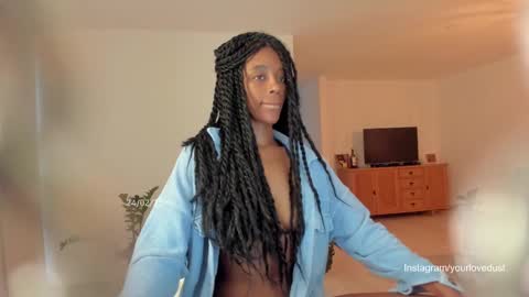 Snapshot of duna_du chatting on 02.24.25 My birthday is tomorrow November 30 online show from 02.24.25