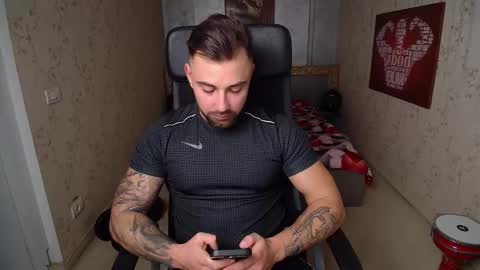 Snapshot of duncanstones chatting on 12.20.24 DuncanStone online show from 12.20.24