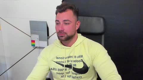 Snapshot of duncanstones chatting on 02.05.25 DuncanStone online show from 02.05.25