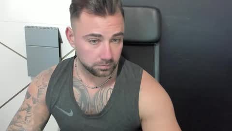 Snapshot of duncanstones chatting on 03.04.25 DuncanStone online show from 03.04.25