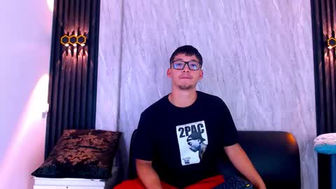 Snapshot of dunkan_snow chatting on 12.18.25 Dunkan online show from 12.18.25