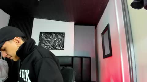 Snapshot of duolust chatting on 09.30.25 Thomas and Noah online show from 09.30.25