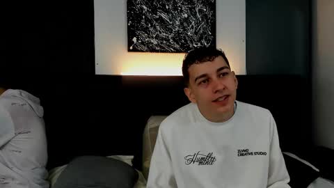 Snapshot of duolust chatting on 10.10.25 Thomas and Noah online show from 10.10.25