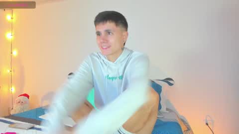 Snapshot of dustinlevine chatting on 01.03.25 Dustin Levy online show from 01.03.25