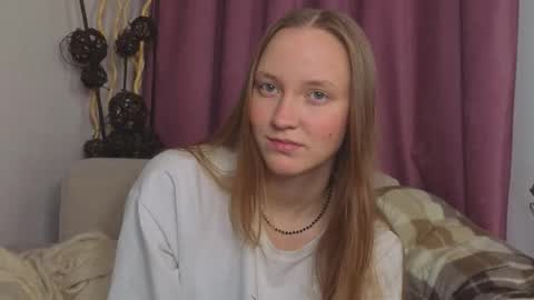 Snapshot of dustydeida chatting on 12.05.25 Jenny online show from 12.05.25