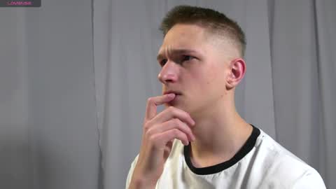 Dustyn online show from 01.12.25