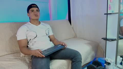 dwayne_esteven10 online show from 06.01.26