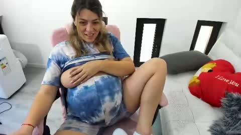 Snapshot of dyanakaylin chatting on 06.11.26 dayana online show from 06.11.26
