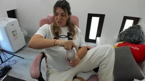 Snapshot of dyanakaylin chatting on 06.13.26 dayana online show from 06.13.26