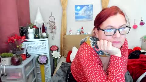 Snapshot of dyannelovee chatting on 01.30.25 Dyanne online show from 01.30.25