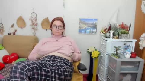 Snapshot of dyannelovee chatting on 02.21.25 Dyanne online show from 02.21.25