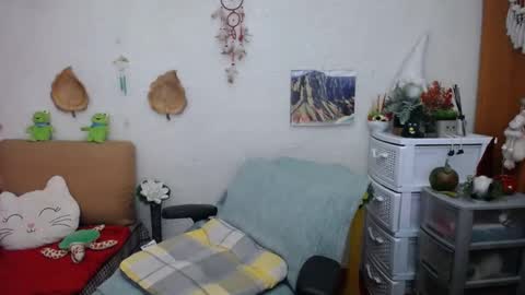 Snapshot of dyannelovee chatting on 03.09.25 Dyanne online show from 03.09.25