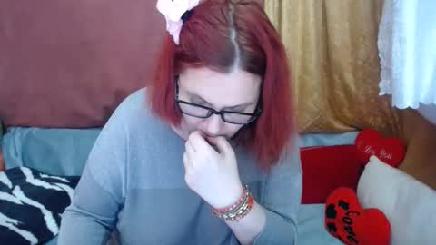 Snapshot of dyannelovee chatting on 05.04.26 Dyanne online show from 05.04.26