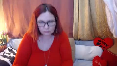 Snapshot of dyannelovee chatting on 05.18.26 Dyanne online show from 05.18.26