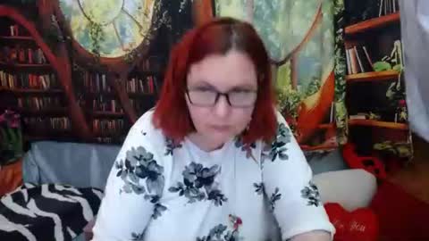 Snapshot of dyannelovee chatting on 05.21.26 Dyanne online show from 05.21.26