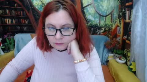 Snapshot of dyannelovee chatting on 06.17.26 Dyanne online show from 06.17.26