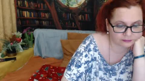 Snapshot of dyannelovee chatting on 06.23.26 Dyanne online show from 06.23.26
