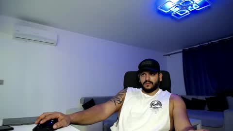 Dylan Dom  online show from 09.25.25