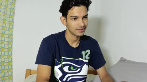 Snapshot of dylan_hoot chatting on 09.11.25 Dylan online show from 09.11.25