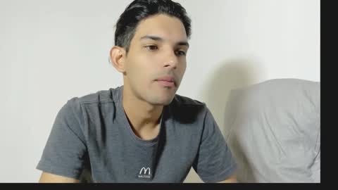 Snapshot of dylan_hoot chatting on 11.04.25 Dylan online show from 11.04.25