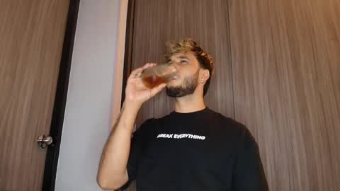 Snapshot of dylanxfun chatting on 12.21.25 dylanxfun online show from 12.21.25