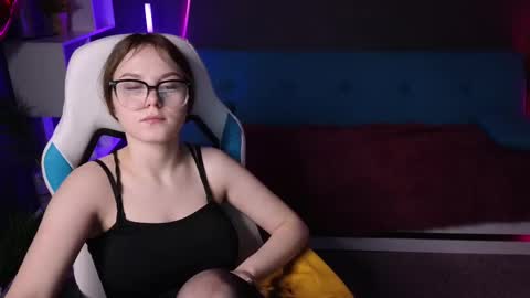 Snapshot of dyna_bae chatting on 03.02.25 Dyna online show from 03.02.25