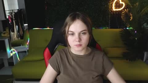 Snapshot of dyna_bae chatting on 03.04.25 Dyna online show from 03.04.25