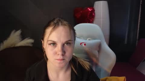 Snapshot of dyna_bae chatting on 03.06.25 Dyna online show from 03.06.25