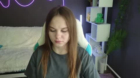 Snapshot of dyna_bae chatting on 09.11.25 Dyna online show from 09.11.25