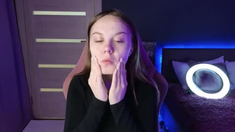 Snapshot of dyna_bae chatting on 10.09.25 Dyna online show from 10.09.25