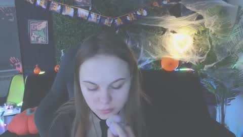 Snapshot of dyna_bae chatting on 10.20.25 Dyna online show from 10.20.25