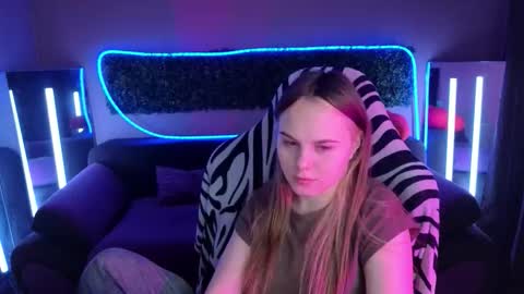 Snapshot of dyna_bae chatting on 11.19.25 Dyna online show from 11.19.25