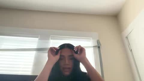 Snapshot of dynasty313 chatting on 10.31.25 Dynasty online show from 10.31.25