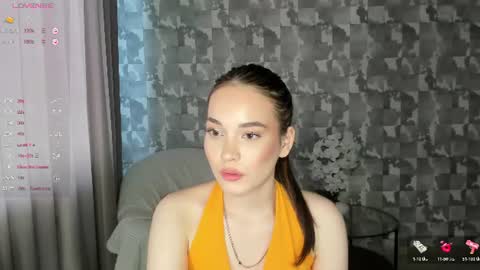 Snapshot of e_mil_y chatting on 07.28.26 Emily online show from 07.28.26