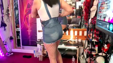 Snapshot of eandj8786 chatting on 12.03.24 Kryztal Klear Jaxx online show from 12.03.24