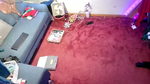 Snapshot of eandj8786 chatting on 12.17.24 Kryztal Klear Jaxx online show from 12.17.24