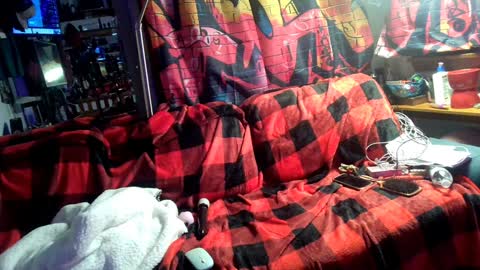 Snapshot of eandj8786 chatting on 12.28.24 Kryztal Klear Jaxx online show from 12.28.24