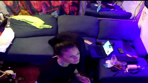 Snapshot of eandj8786 chatting on 01.11.25 Kryztal Klear Jaxx online show from 01.11.25