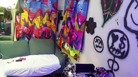 Snapshot of eandj8786 chatting on 02.22.25 Kryztal Klear Jaxx online show from 02.22.25