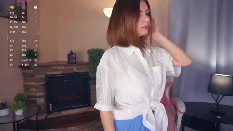 Snapshot of earthadobb chatting on 09.09.25 Emma online show from 09.09.25