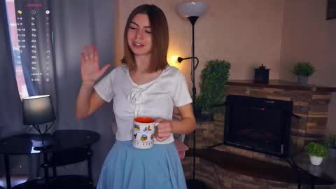 Snapshot of earthadobb chatting on 09.25.25 Emma online show from 09.25.25