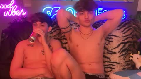 Snapshot of eastinwestin chatting on 03.05.26 eastinwestin online show from 03.05.26