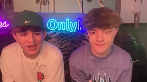 Snapshot of eastinwestin chatting on 03.10.26 eastinwestin online show from 03.10.26