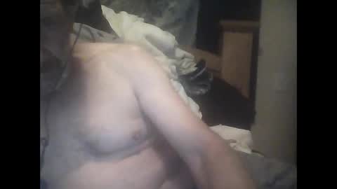 Snapshot of easye4015 chatting on 11.19.25 Easye online show from 11.19.25