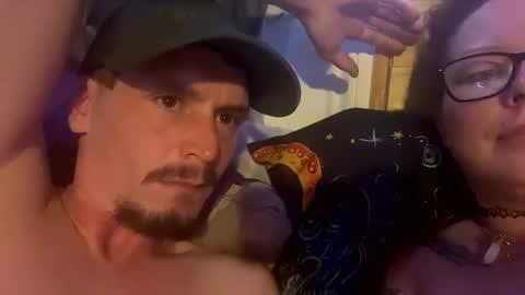 Snapshot of easyednem528280 chatting on 10.21.25 easyednem528280 online show from 10.21.25