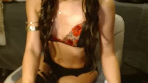 Six online show from 11.20.25