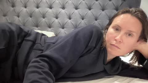 Snapshot of eatmypie69 chatting on 10.04.25 Nadia Ferreira  online show from 10.04.25