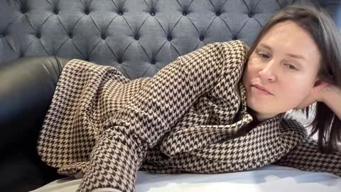 Snapshot of eatmypie69 chatting on 11.14.25 Nadia Ferreira online show from 11.14.25