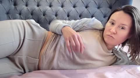 Snapshot of eatmypie69 chatting on 12.01.25 Nadia Ferreira online show from 12.01.25