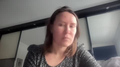 Nadia Ferreira  online show from 02.02.26